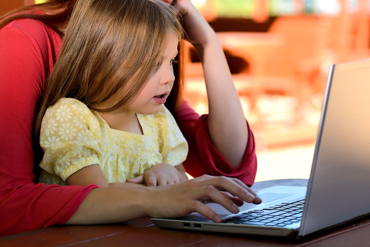 girl on laptop